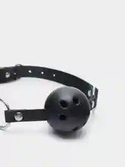 Черный кляп в рот для интимных игр