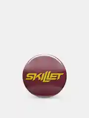 Багровый значок "Skillet", 37 мм