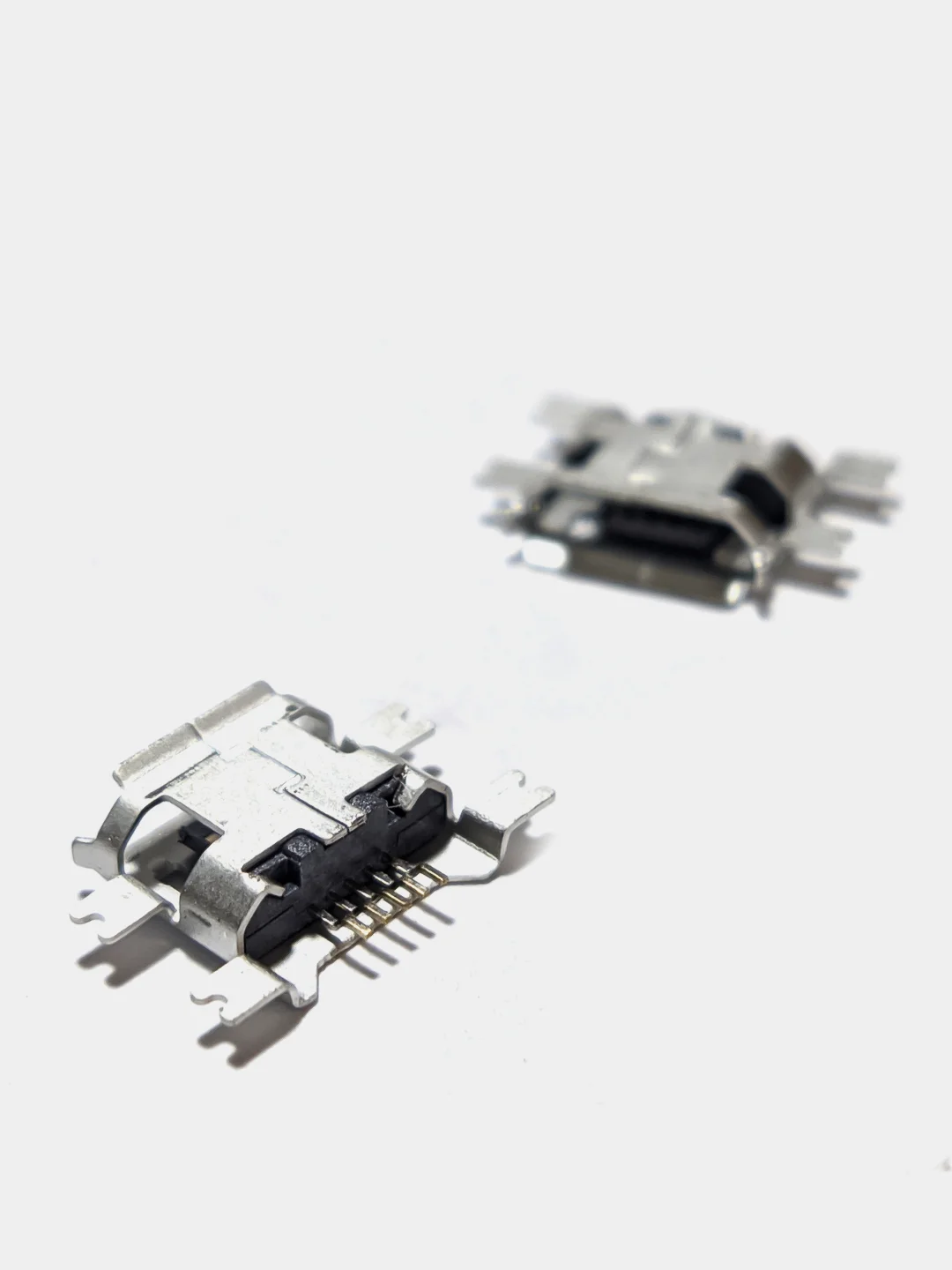 Гнездо micro-USB 5конт smd (среднее широкое крепление, 4 крепежа) тип1