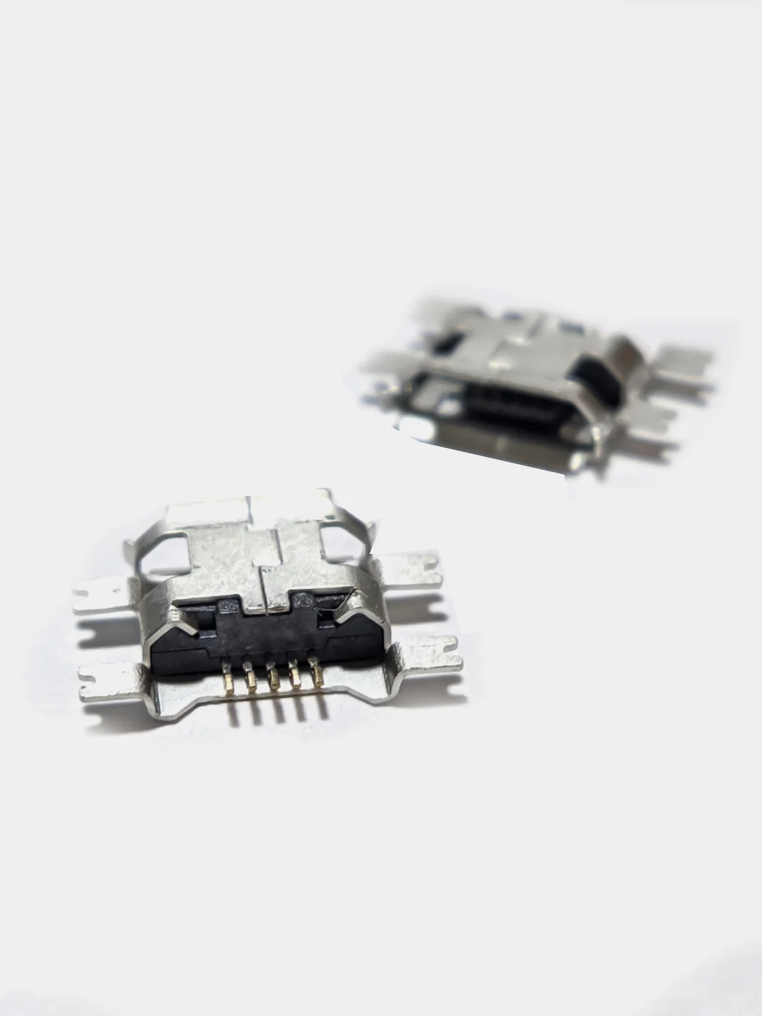 Гнездо micro-USB 5конт smd (среднее широкое крепление, 4 крепежа) тип1