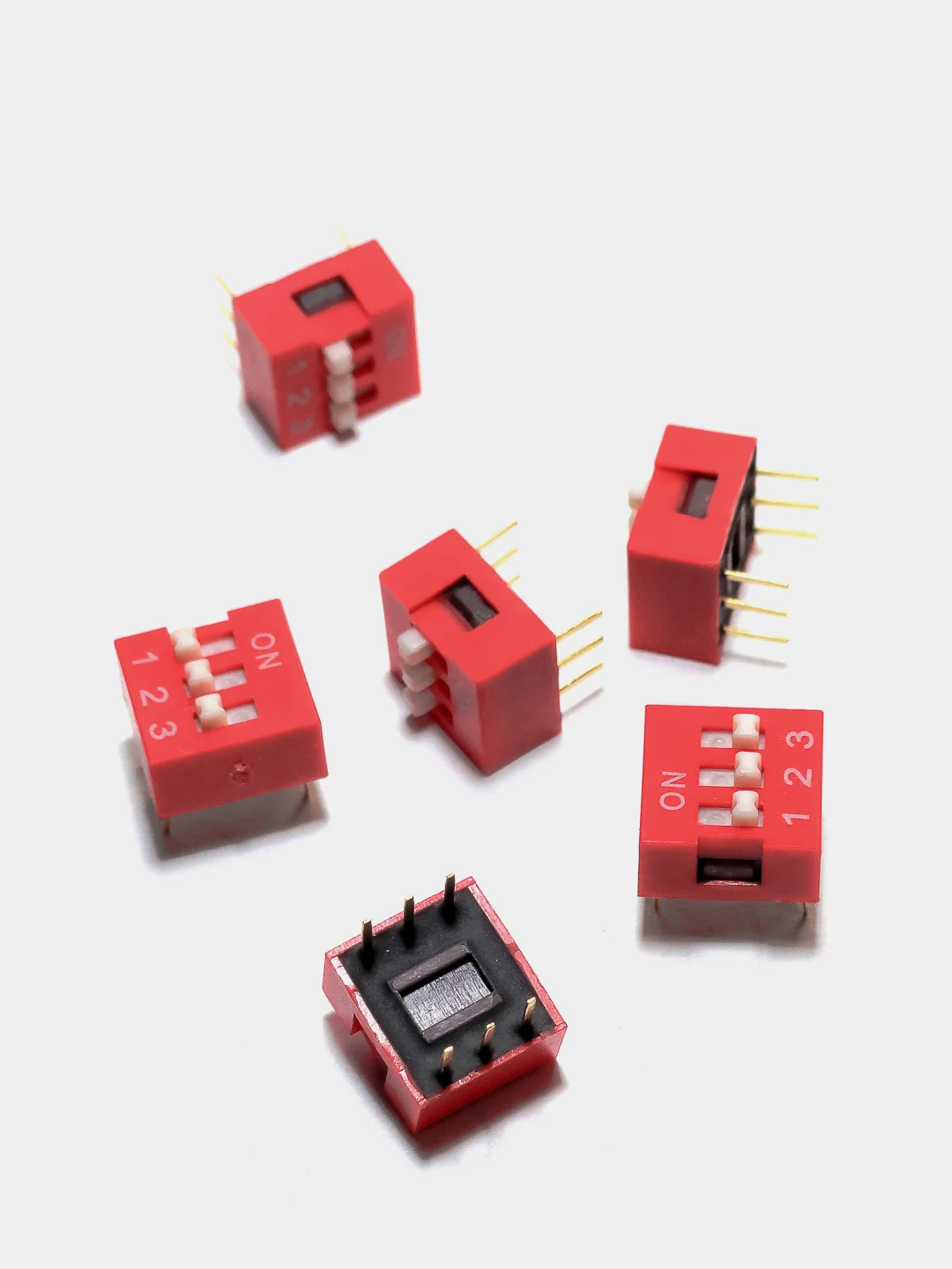 Переключатель движковый на плату DS-03 (SWD1-3)