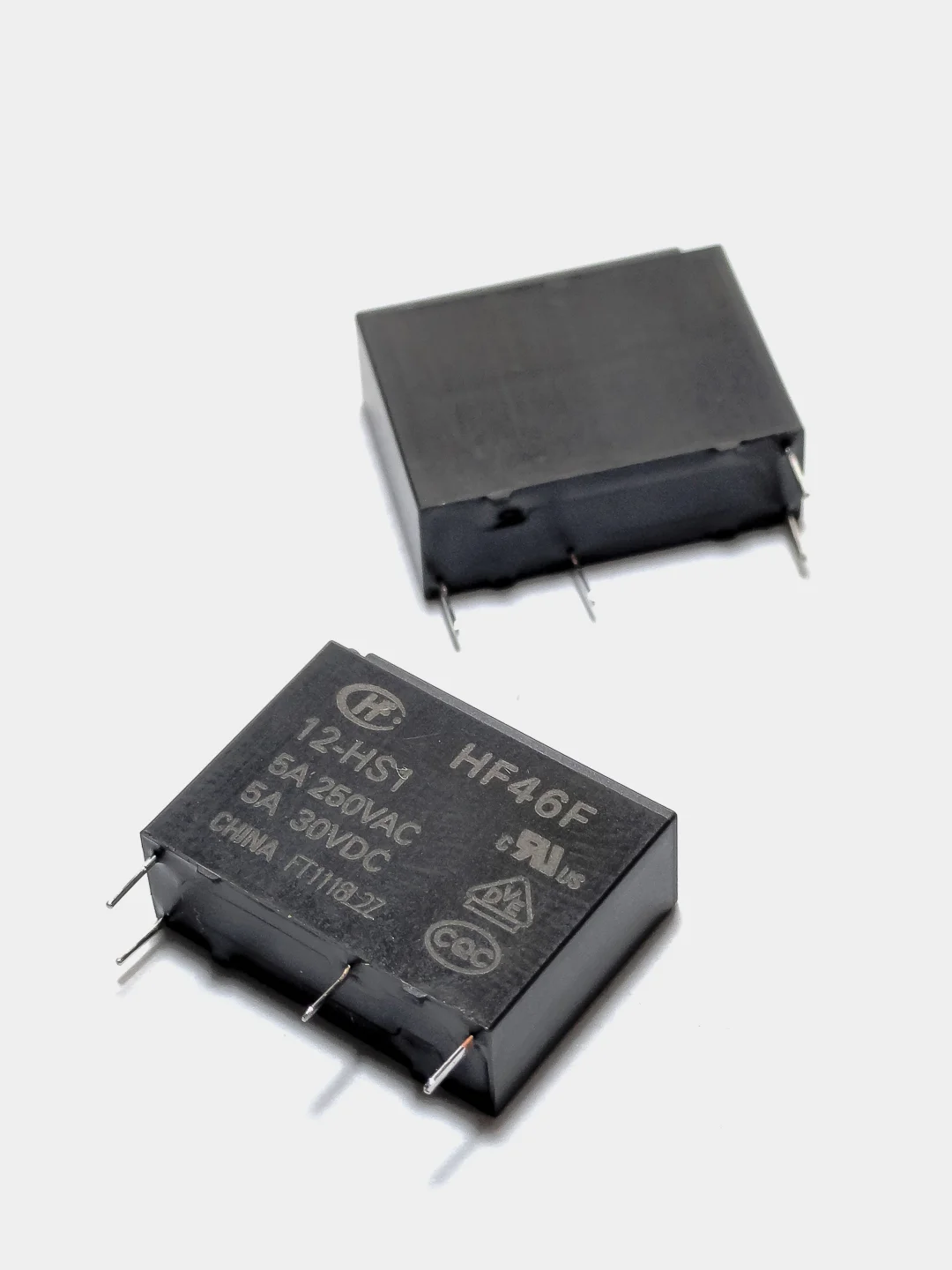 Реле 12 волт HF46F 12VDC 5A (HF46F-12-HS1), 1 штука