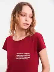 Женский спортивный костюм: футболка и шорты