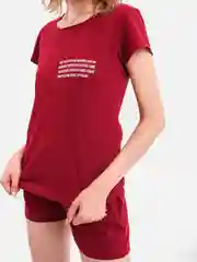 Женский спортивный костюм: футболка и шорты