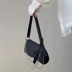 Сумка женкая из эко кожи с цепью на плечо (багет, хобо)