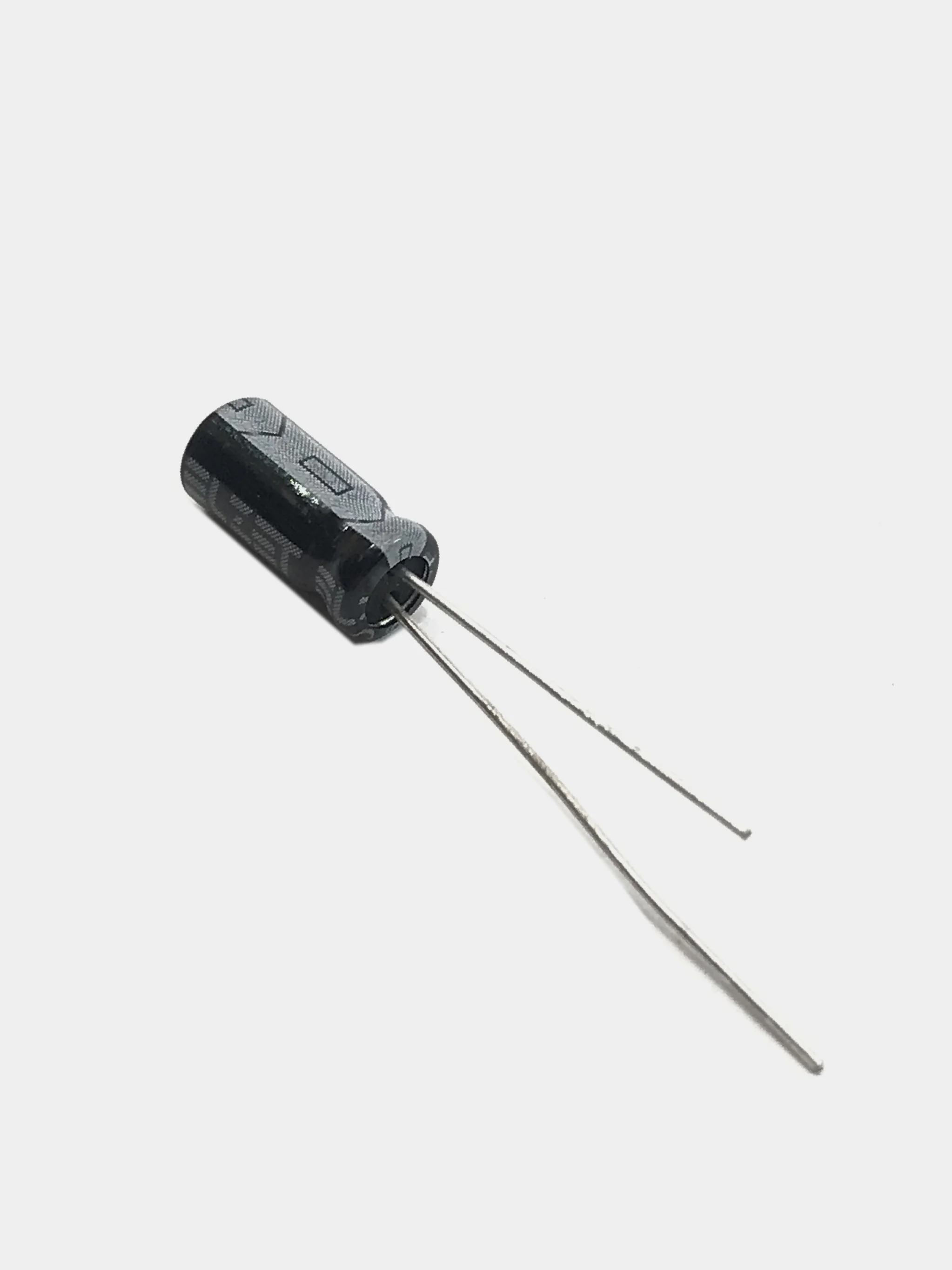 10 штук 10мкф 16в Конденсатор электролитический 10UF 16V 105C 5х11