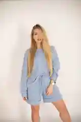 Костюм: свитшот и шорты