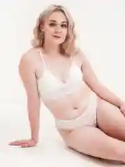 Бежевый комплект белья