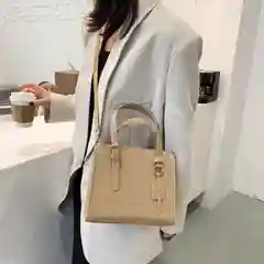Сумка женская на плечо под кожу