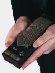 Подарочный набор для мужчины. Мужской галстук , запонки, платок в подарочной упаковке