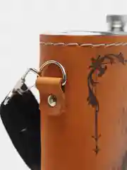 Фляжка походная в кожаном чехле, 2 л