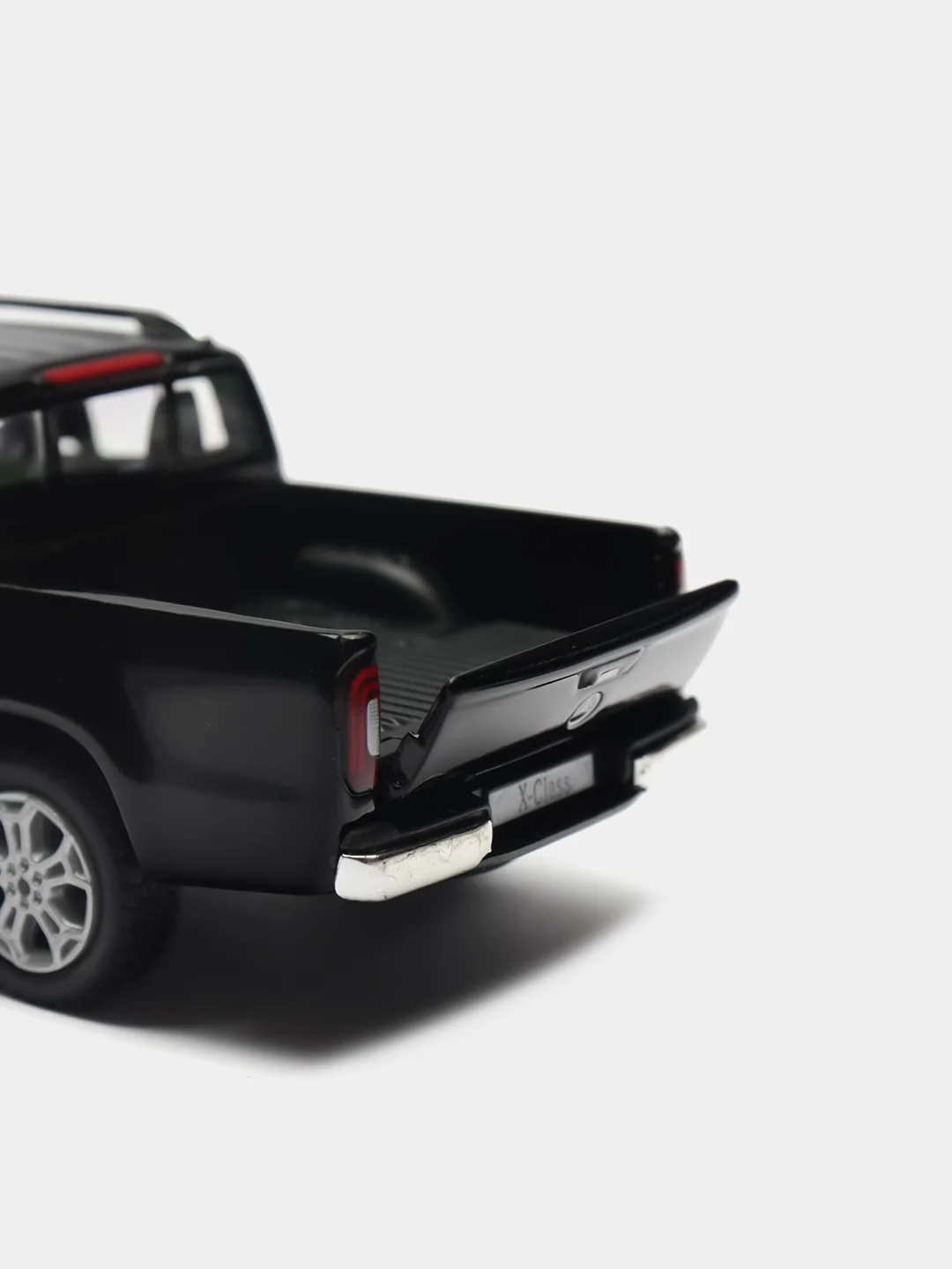 Золотой металлическая машинка Mercedes-Benz X-Class 1/42 KT5410D