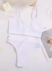 Белый комплект бесшовного нижнего белья, топ и трусы