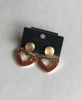 Серьги с дизайном
