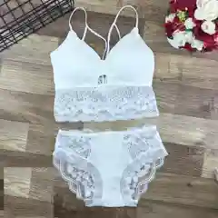Белый комплект бюстгальтер и трусы