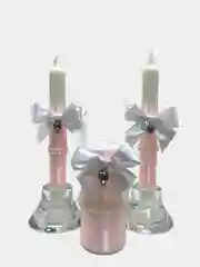 Семейный очаг в розовом цвете с белым бантом