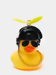 Черный утка в шлеме