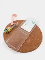 Белый бейдж пластиковый с брелком