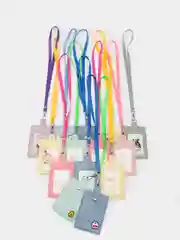 Приглушённый хаки бейдж вертикальный