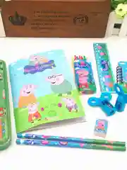 Красный канцелярский набор ребёнку / Подарок для девочки и мальчика/ Подарочный канцелярский набор