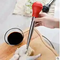 Красный шприц кулинарный для мяса