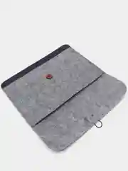Чехол для ноутбука MacBook Air 13 из фетра на пуговице