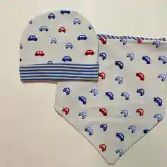 Шапка со снудом, на кнопке