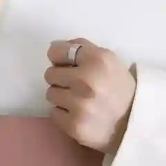 Женское обручальное кольцо