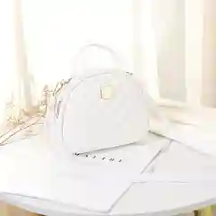 Маленькая женская сумка через плечо