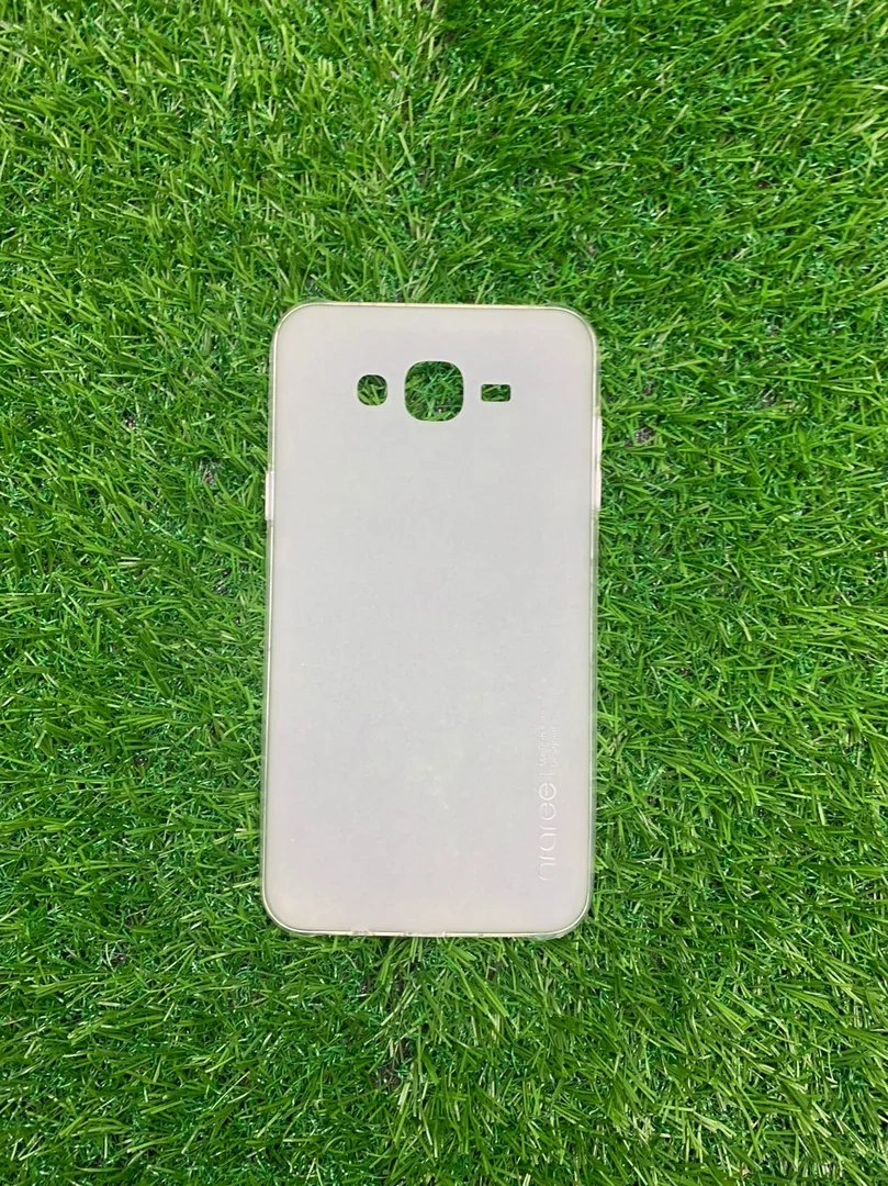 Белый чехол накладка для Samsung Galaxy J7 neo / Samsung J7 2015