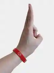 Красный силиконовый браслет Naruto