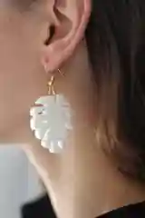 Белый серьги