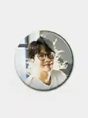 Красный значки BTS K-pop, БТС