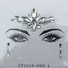 Белый кристаллы для лица, на клейком слое