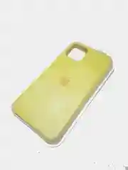 Желтый чехол силиконовый на iPhone 11 Pro