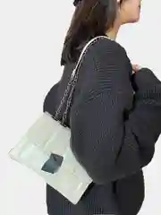 Женская сумка почтальонка через плечо