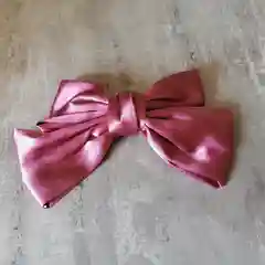 Коралловый меланж бант атласный для волос, на заколке-автомат, 13,5 х 20 см