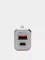 Белый автомобильное зарядное устройство в прикуриватель с выходами USB и Type-C