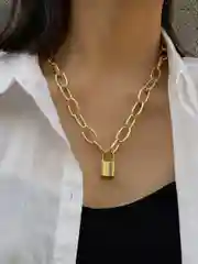 Серебряный цепь с подвеской "Замок"