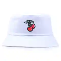 Белый панама летняя