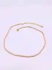 Бежевый чокер из бисера