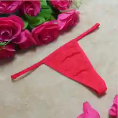 Красный трусики-стринги