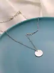 Цепочка с круглым кулоном