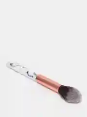 Кисть для макияжа