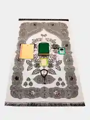 Коралловый подарочный набор для мусульман. Коран, Коврик для молитвы, Четки, Молитвы, 100 имен Аллаха