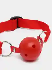Красный кляп в рот