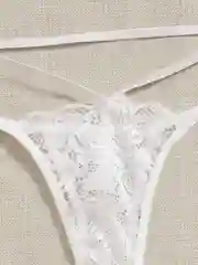 Кружевной комплект нижнего белья