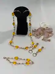 Карамельный комплект бижутерии Фламинго из браслета, серёжек и ожерелья с прозрачными камнями
