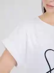 Белый футболка женская