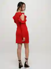 Красный платье с декорированными плечиками